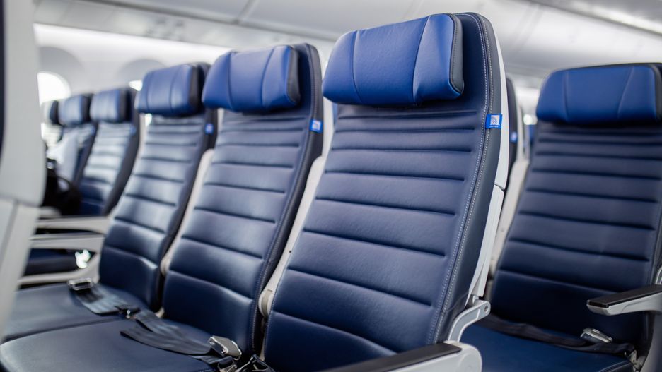 Warto zastanowić się nad wyborem komfortowego miejsca w samolocie