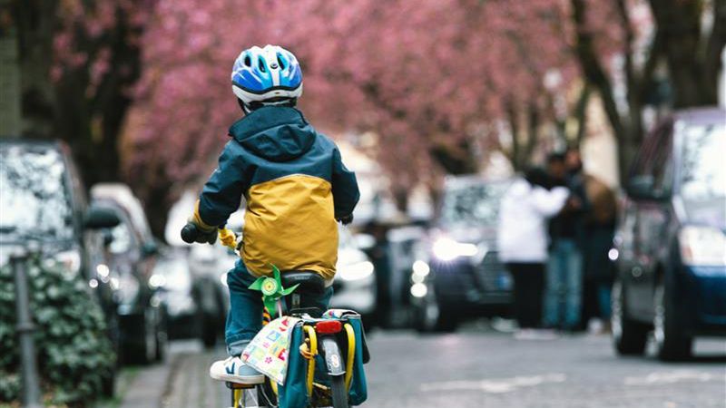 Sejm zadecydował. Kaski będą obowiązkowe do 16. roku życia