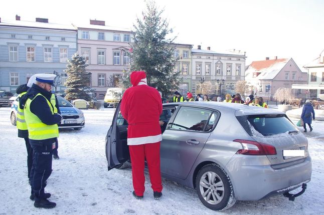 Św. Mikołaj towarzyszył policjantom z Wałcza