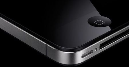 Problemy iPhone'a 4 z zasięgiem to zdecydowanie wina konstrukcji!