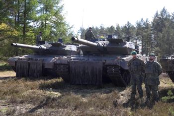 Niemcy się zbroją. Francja patrzy z niepokojem