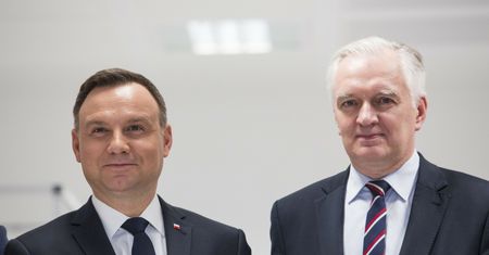 Napięcie w koalicji. Jarosław Gowin przypomina wybory kopertowe