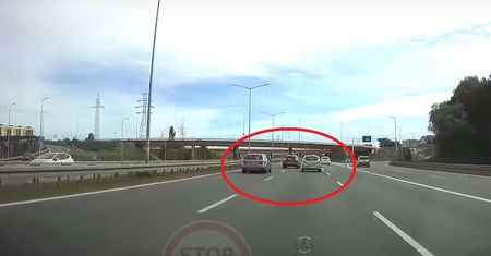 Sceny na autostradzie A4. Kierowca seata nie odpuścił