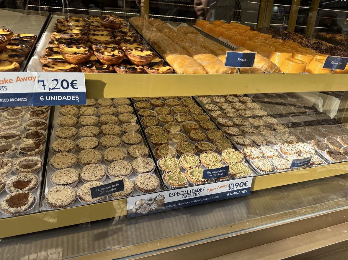 Pastéis de nata można kupić w różnych wersjach smakowych 