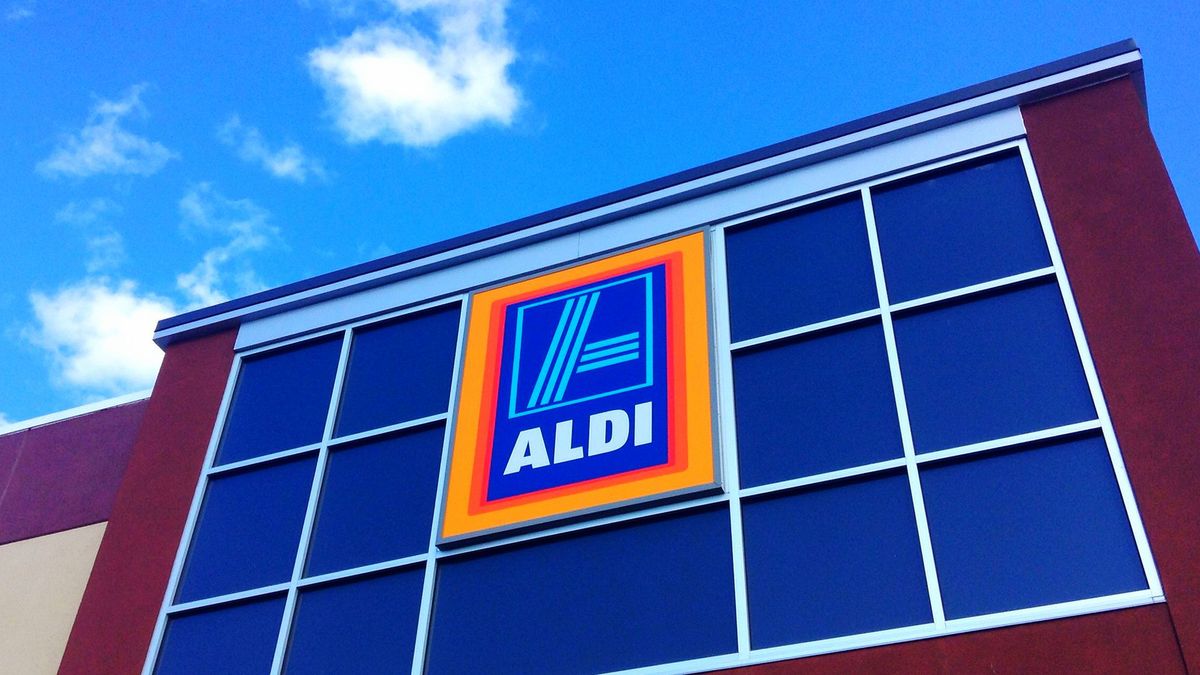 Klienci niemieckiego Aldi wkrótce beda mogli kupić szybkie testy na koronawirusa. Liczba produktów będzie ograniczona
