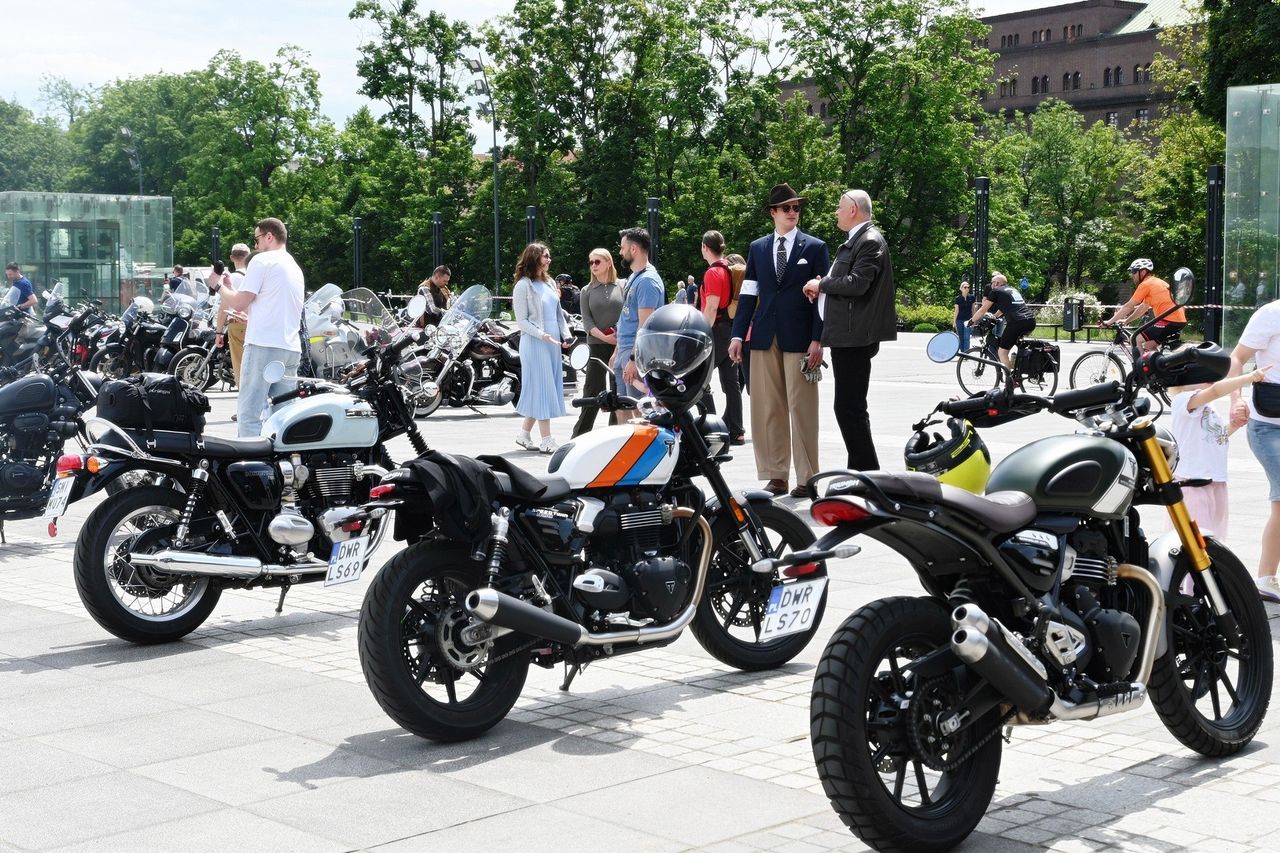 Parada motocykli i piknik na placu Wolności we Wrocławiu. Dżentelmeni zachęcają panów do badań profilaktycznych
