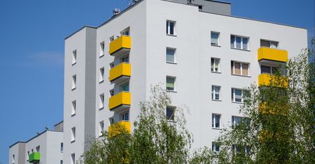 Sprzedała mieszkanie, buduje dom. Fiskus i tak żąda podatku. Dlaczego?