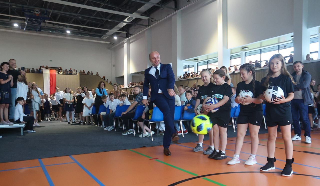 Rzeszów: SP 13 świeci nowym blaskiem. Tak rozpoczęto w niej rok szkolny