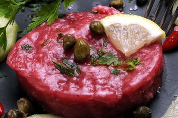 Dziś to danie kontrowersyjne. Główny składnik u wielu wywoła dreszcze