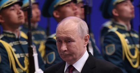 Putin ma problem. Zwalniają ich z kolonii karnych. Rosjanie są przerażeni