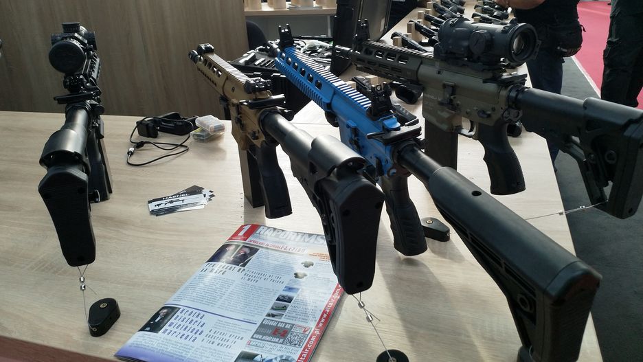 Karabinki Haenel CR223 prezentowane na kieleckich targach MSPO.