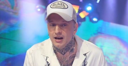 Smolasty trafił do SZPITALA! Muzyk opublikował zdjęcie i zwrócił się do fanów (FOTO)