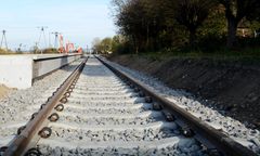 Tragedia na przejeździe kolejowym. Nie żyje 18-latek