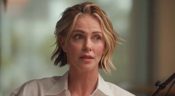 Charlize Theron wróciła do nocy, w której jej mama zastrzeliła męża: "Jasno dawał do zrozumienia, że chce nas zabić"
