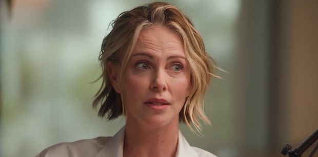 Charlize Theron wróciła do nocy, w której jej mama zastrzeliła męża: "Jasno dawał do zrozumienia, że chce nas zabić"