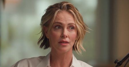 Charlize Theron wróciła do nocy, w której jej mama zastrzeliła męża: "Jasno dawał do zrozumienia, że chce nas zabić"