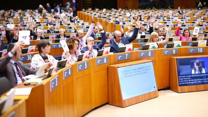 Komitet Regionów postuluje uproszczenie unijnych przepisów dot. zamówień publicznych