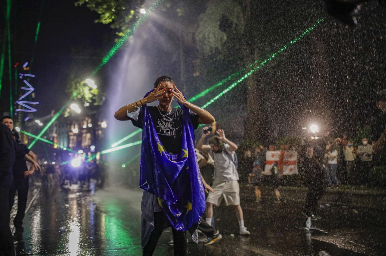 Clash in Tbilisi: Police quell protests against controversial law