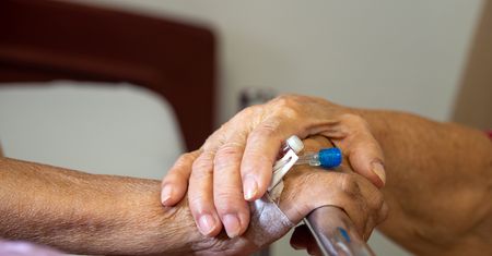 Pracowała w hospicjum. Mówi, czego najbardziej żałujemy przed śmiercią