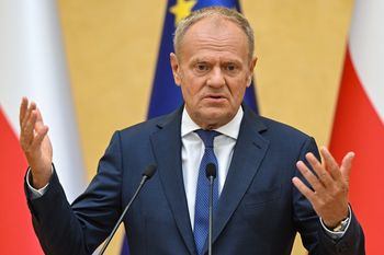 "Pamiętajcie przy tankowaniu". Tusk uderza w Nawrockiego