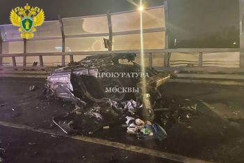 Rosyjski milioner nie żyje. Pędził 150 km/h. Wokół wraku pliki gotówki