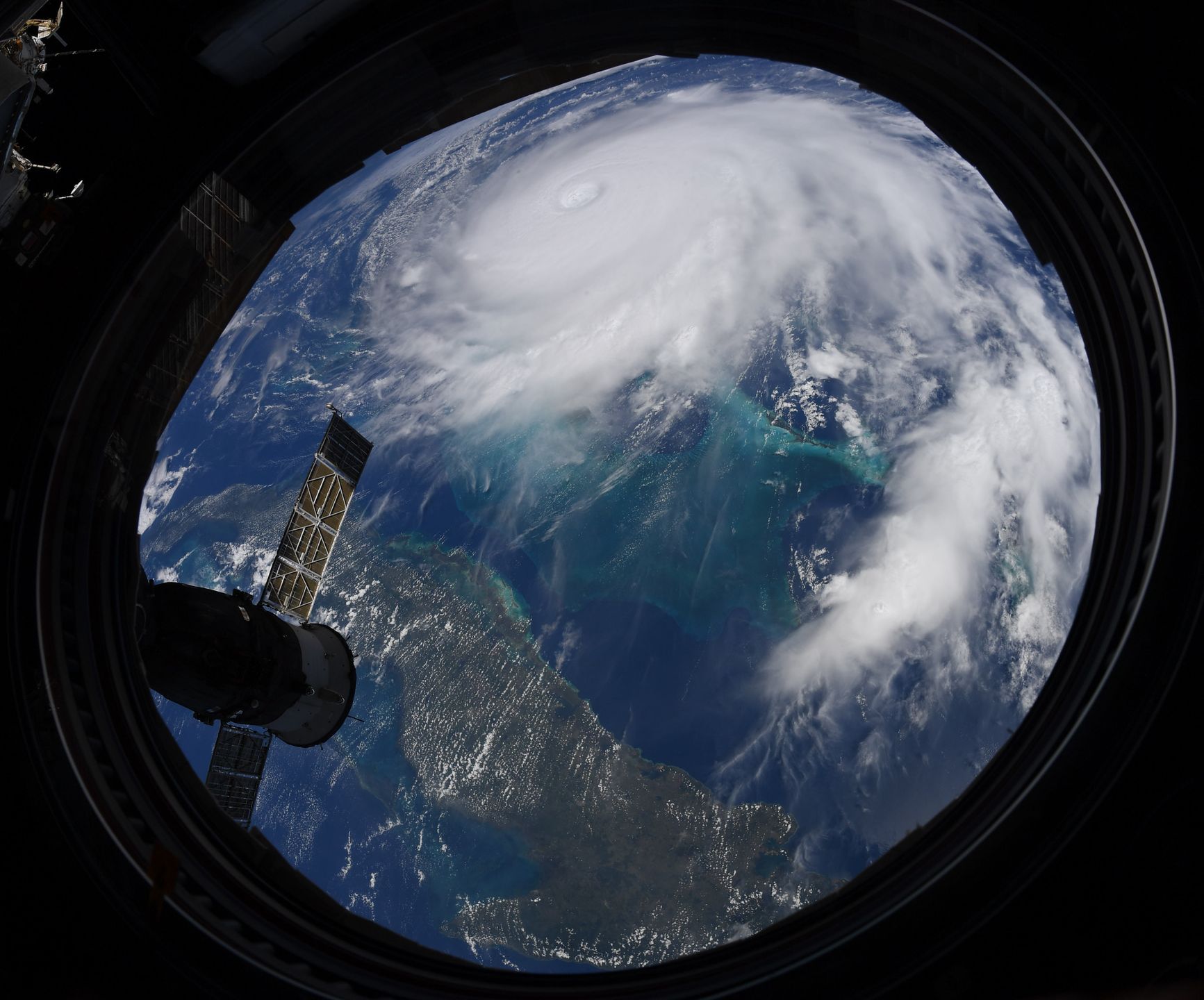 Huragan Dorian. NASA udostępniła zdjęcia z Międzynarodowej Stacji Kosmicznej 2