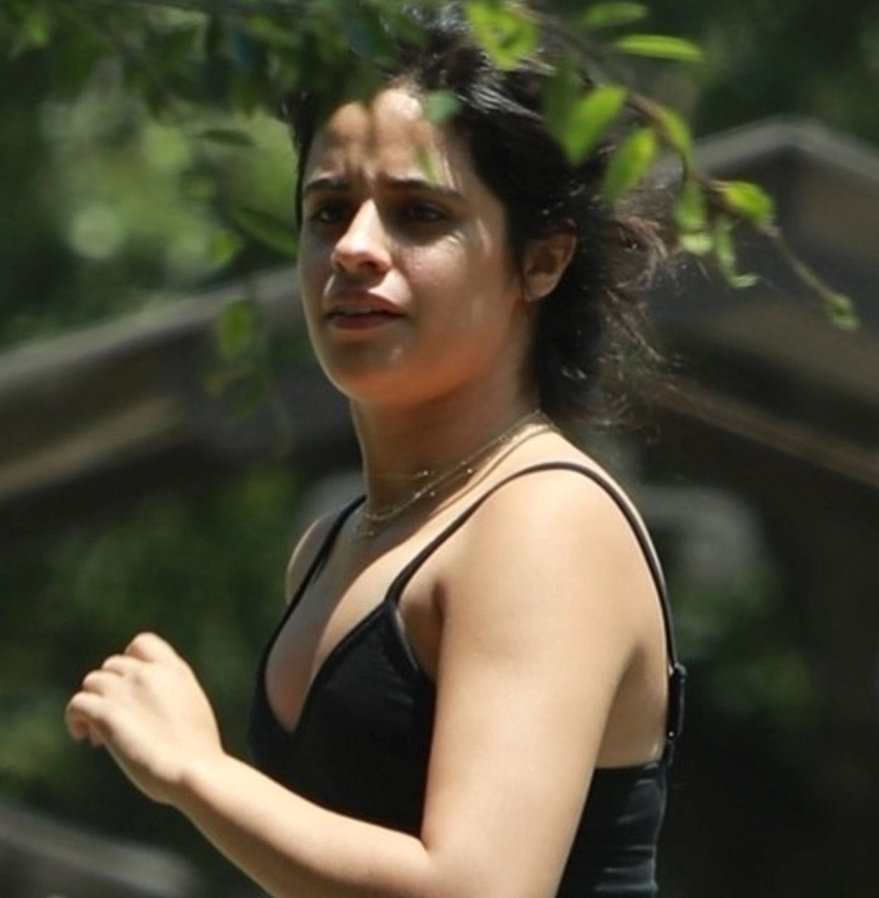 Camila Cabello biega po parku