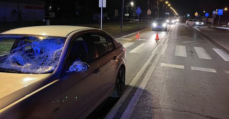 Poważny wypadek na przejściu dla pieszych. 17-latek potrącony przez BMW