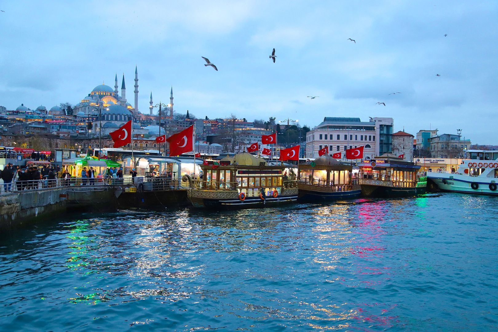 Wybierasz się na urlop do Turcji w 2023 roku? Sprawdź ceny w sklepach i restauracjach
