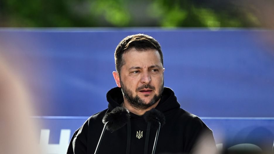 Concert for Ukraine at NATO summit in Vilnius
epa10739963 Ukrainian President Volodymyr Zelensky  delivers a speech during #UkraineNato33 concert for Ukraine at Lukiskes Square during the NATO ?summit in Vilnius, Lithuania, 11 July 2023. The North Atlantic Treaty Organization (NATO) Summit takes place in Vilnius on 11 and 12 July 2023 with the alliance's leaders expected to adopt new defence plans.  EPA/FILIP SINGER 
Dostawca: PAP/EPA.
FILIP SINGER