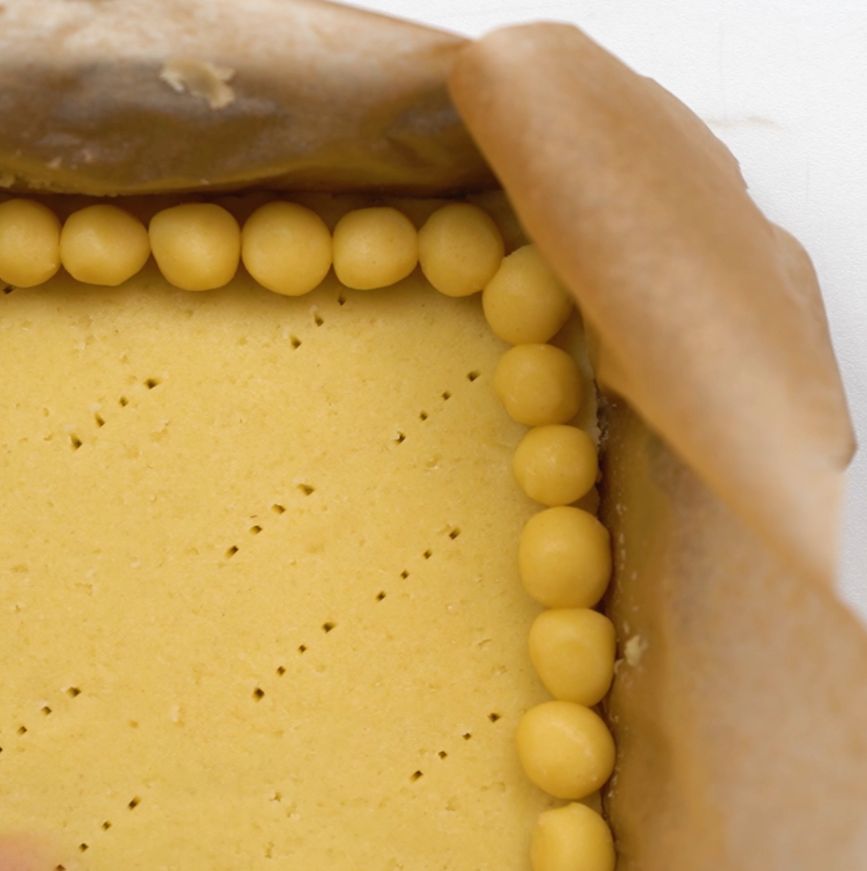 A simple decoration on a shortcrust pastry