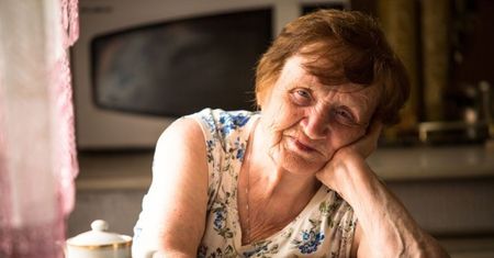 "Tylko Ania i Kasia nie mają nikogo. Modlę się za Was, dzieci!". Boże, nie słuchaj mojej babci...