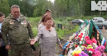 Pochowali "bohatera". Rodzina z Rosji niezadowolona. "Jak psa"