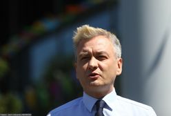 Mocny zarzut Roberta Biedronia. Minister PiS nazwał go jednym słowem