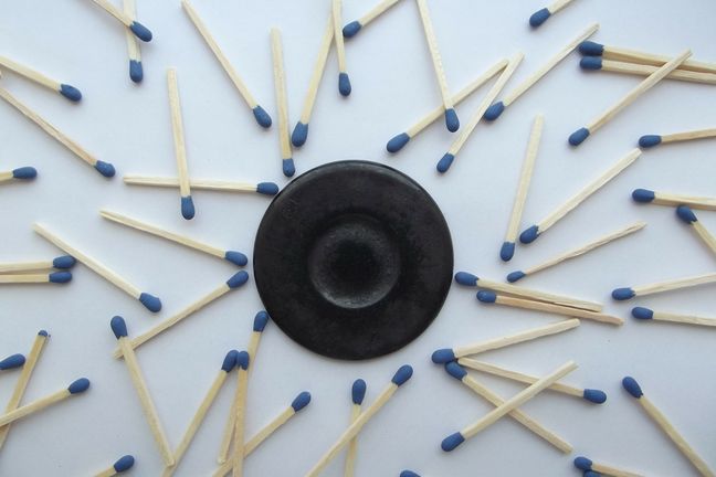 Azoospermia może być spowodowana wieloma czynnikami, w tym zaburzeniami hormonalnymi i wadami genetycznymi