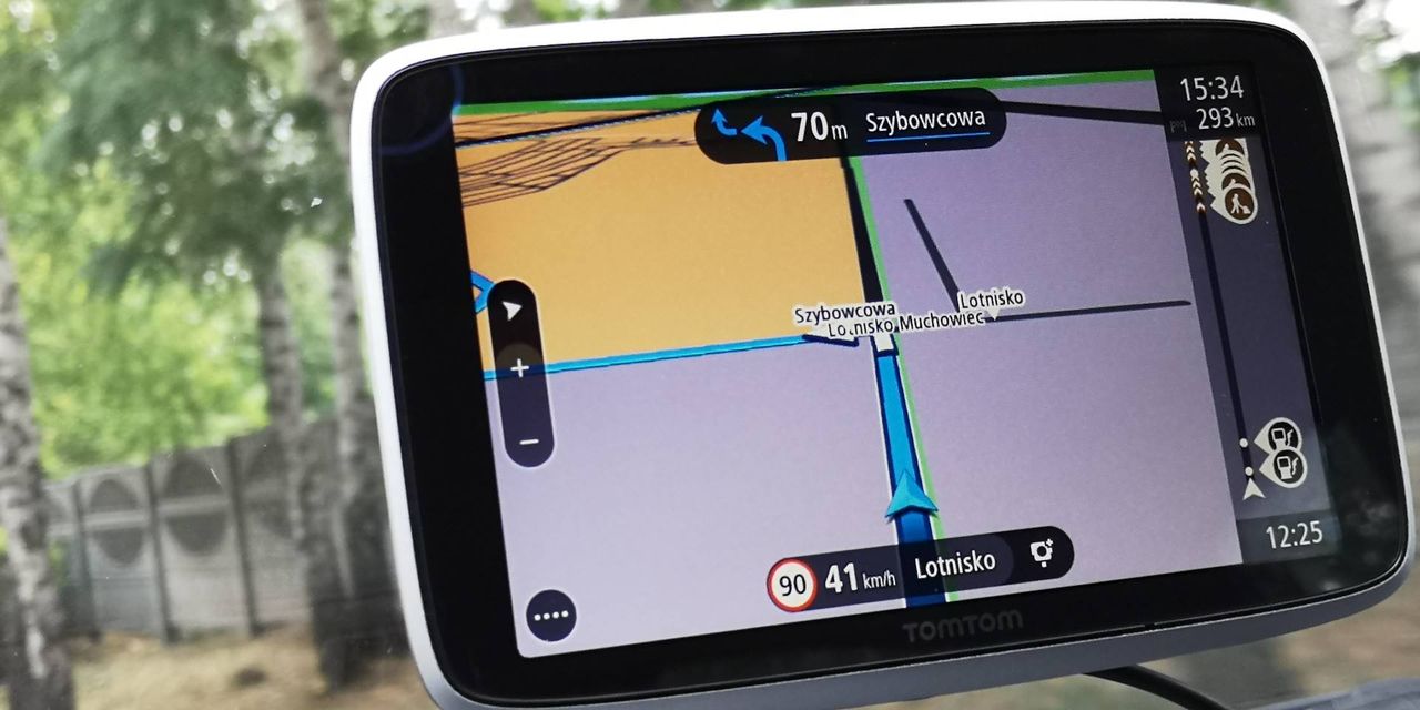 TomTom GO Premium, przykład "klasycznej" nawigacji. Fot. Oskar Ziomek