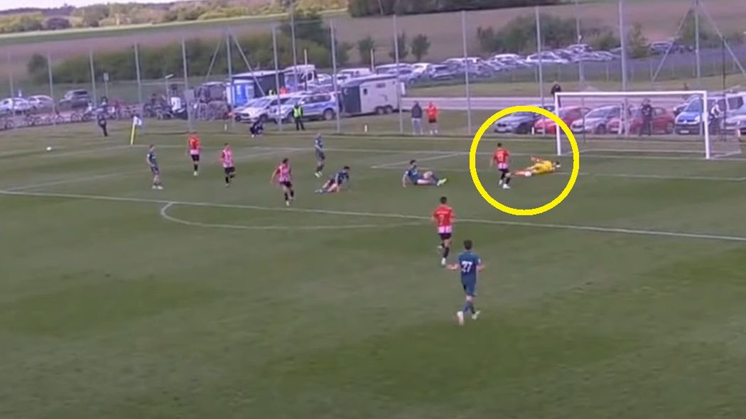 Na zdjęciu: interwencja Kacpra Tobiasza