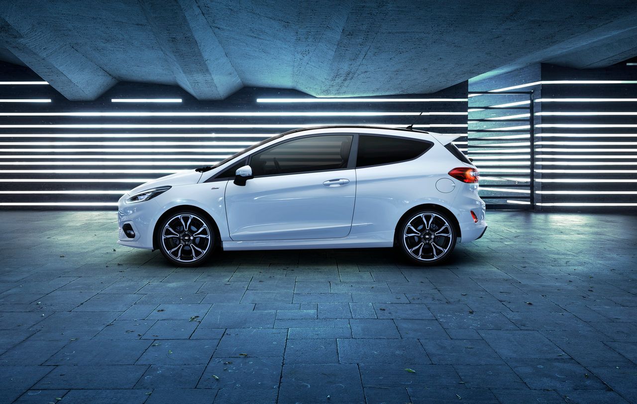 Ford Fiesta z miękką hybrydą, lepszym wyposażeniem i wciąż 3-drzwiowym nadwoziem