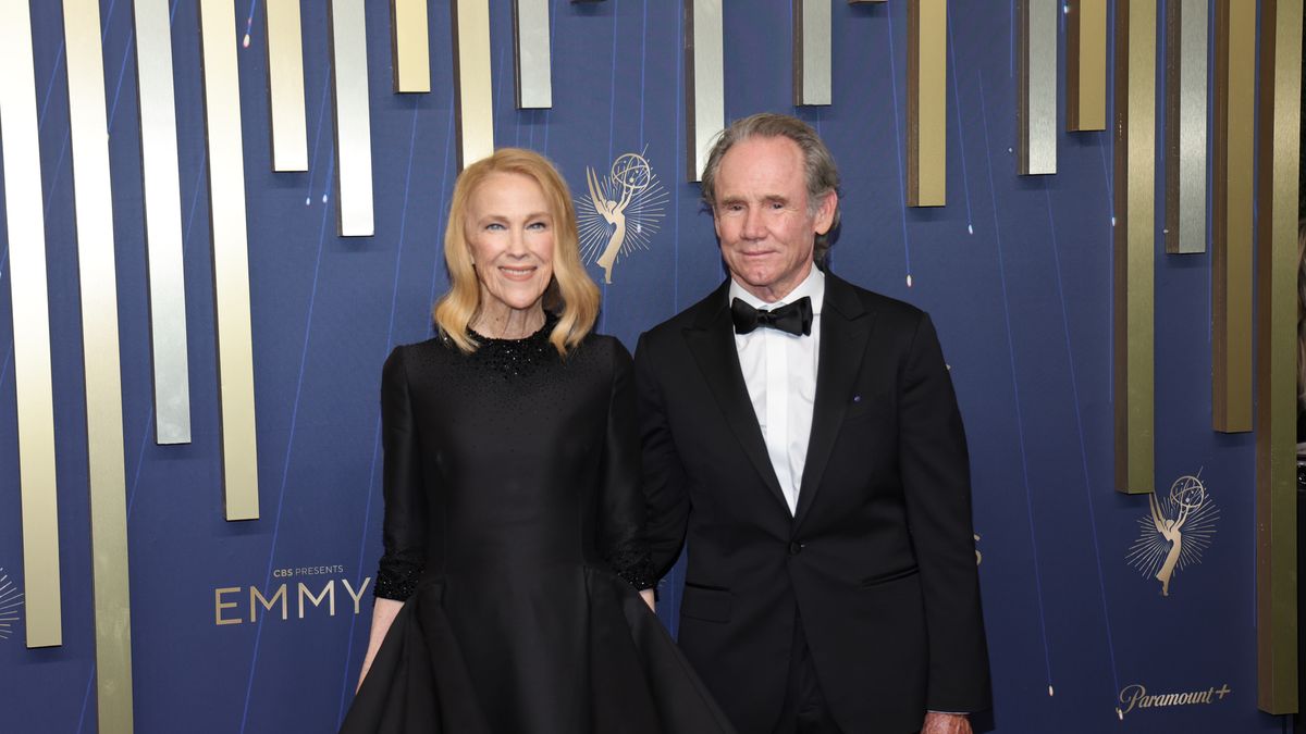 LOS ANGELES, CALIFORNIA - SEPTEMBER 14: (L-R) Catherine O'Hara and Bo Welch attend the 77th Primetime Emmy Awards at Peacock Theater on September 14, 2025 in Los Angeles, California. (Photo by Maya Dehlin Spach/WireImage)