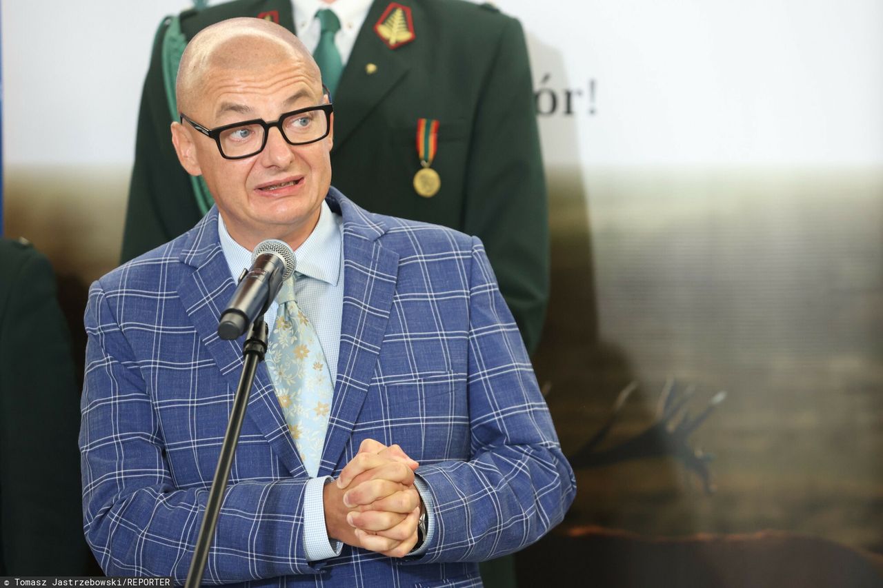Kamiński przeprasza za oskarżenia. Wysłał Kidawie-Błońskiej kwiaty