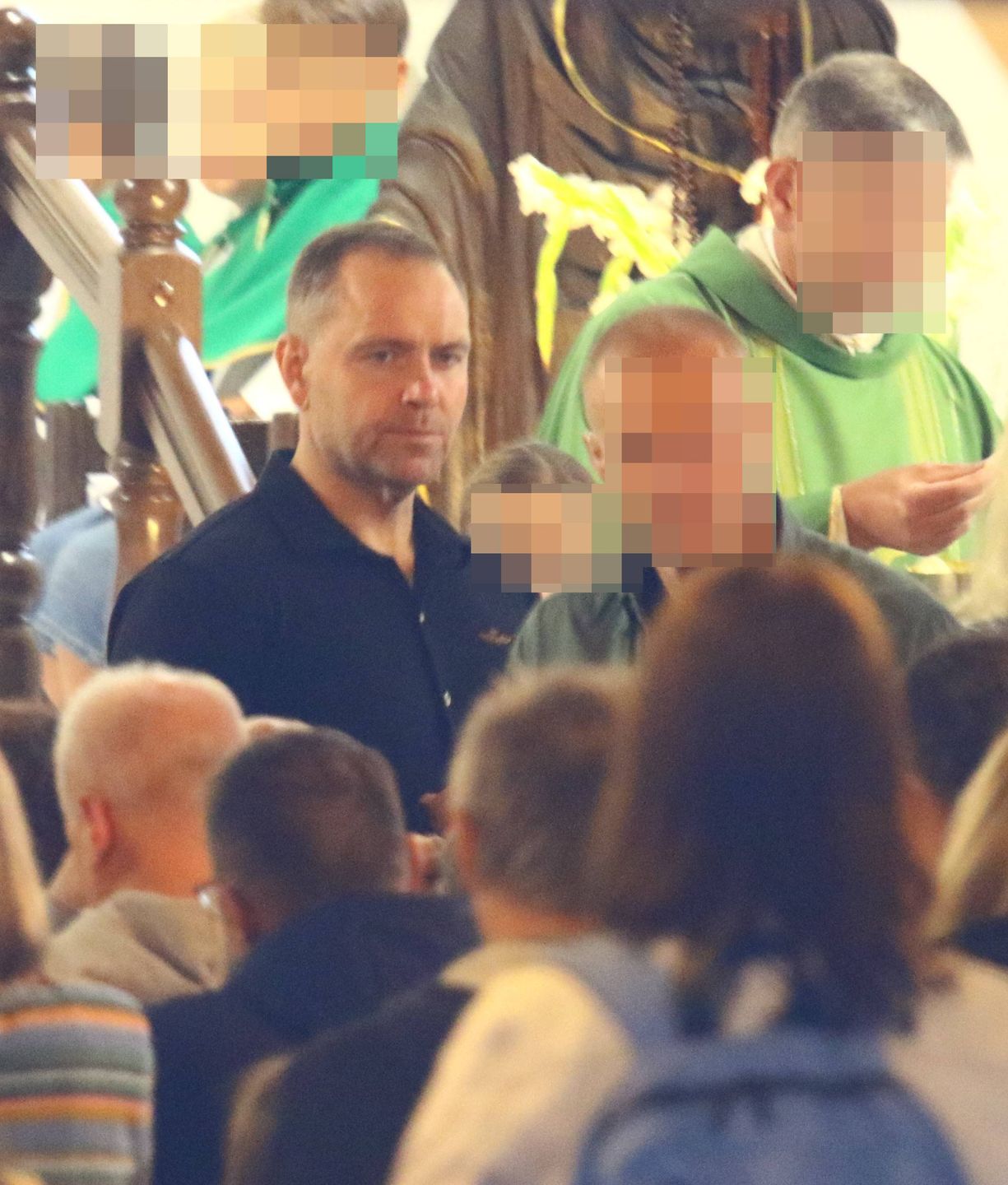 Karol Nawrocki wybrał się z żoną i córką do kościoła w Juracie