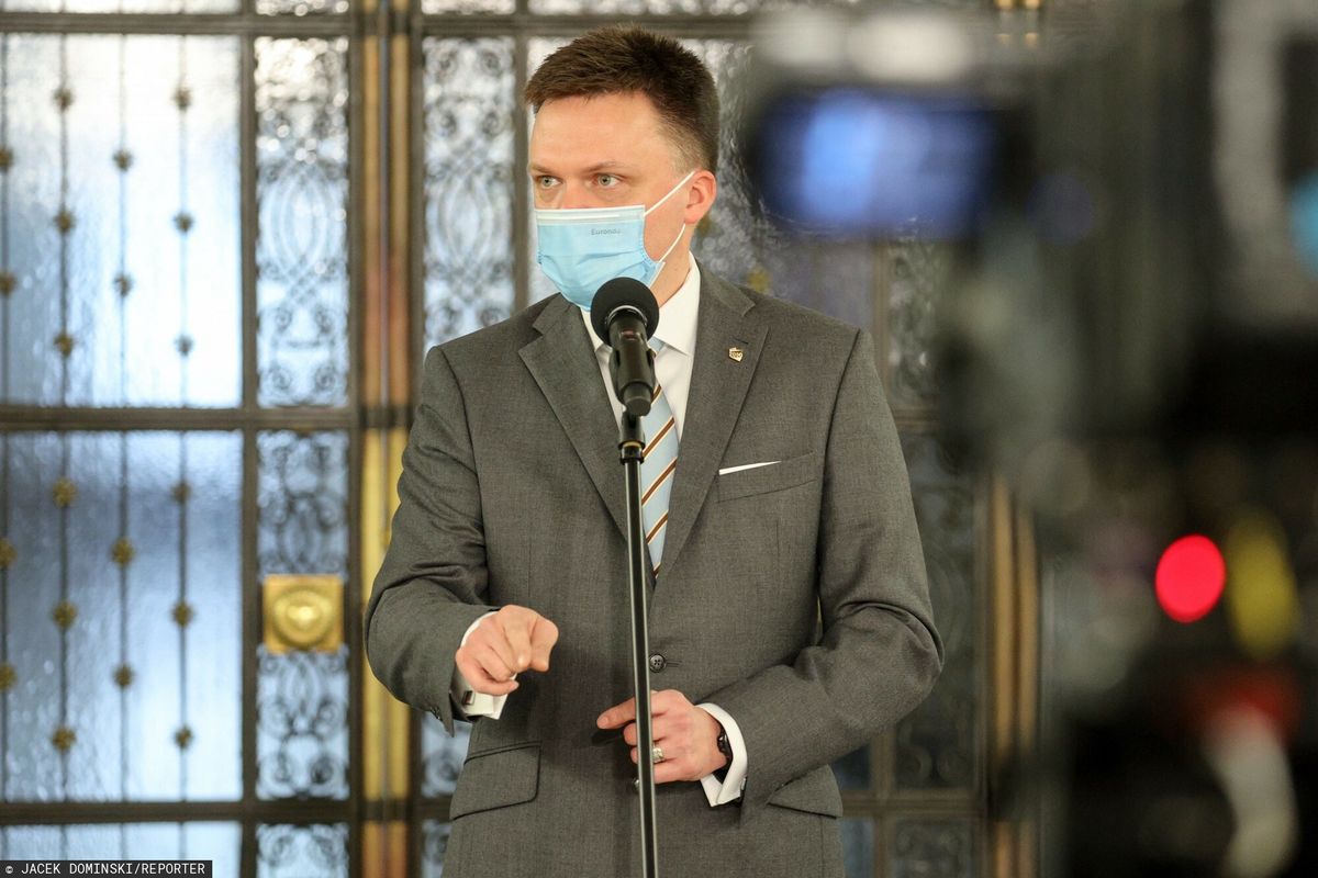 Szymon Hołownia liderem opozycji - twierdzą badani w najnowszym sondażu