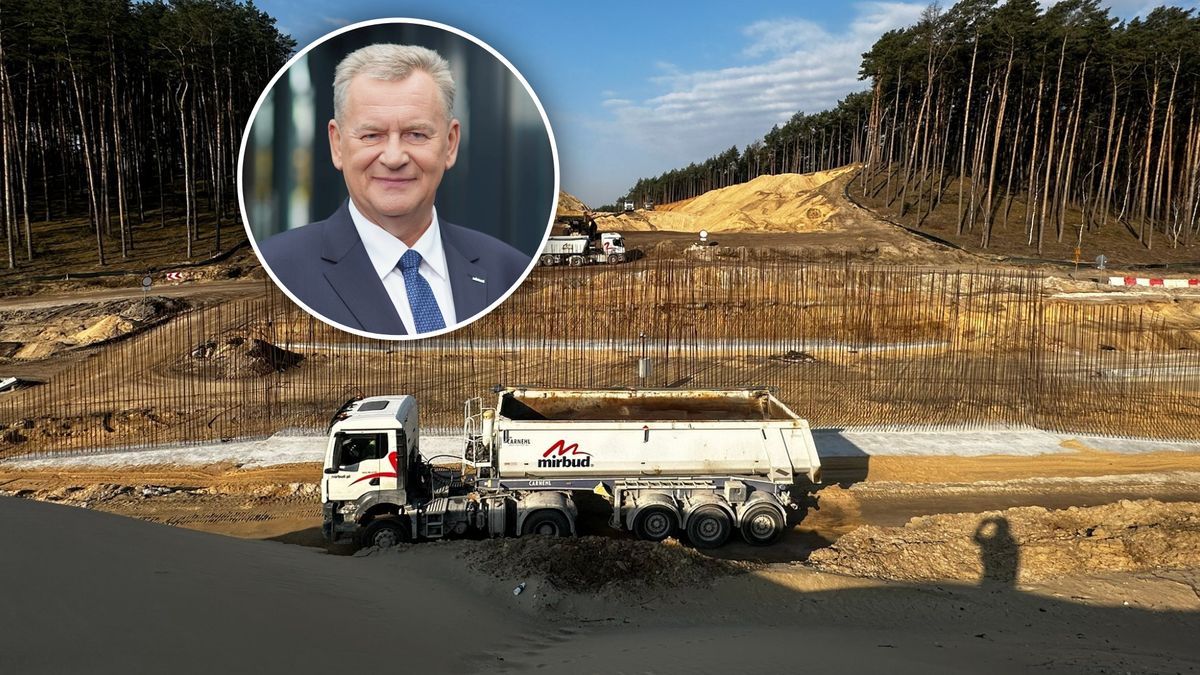 Jerzy Mirgos na tle budowy drogi S10 Solec - Toruń