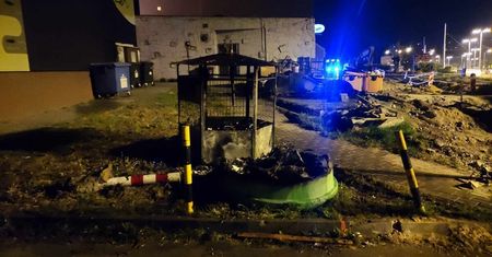Widać komuś nudziło się w nocy. Pożar kontenerów na śmieci przy ul. Montażowej. To sprawka podpalacza