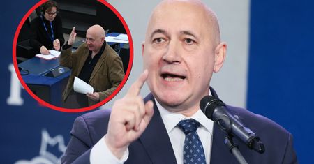 Tak Joachim Brudziński wystąpił w Strasburgu. Eksperci od wizerunku komentują