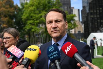 "Duży straszak". Sikorski komentuje plan Trumpa wobec Rosji