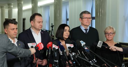 Kto zezwolił na Pegasusa? Kogo inwigilowano? Ruszyła komisja