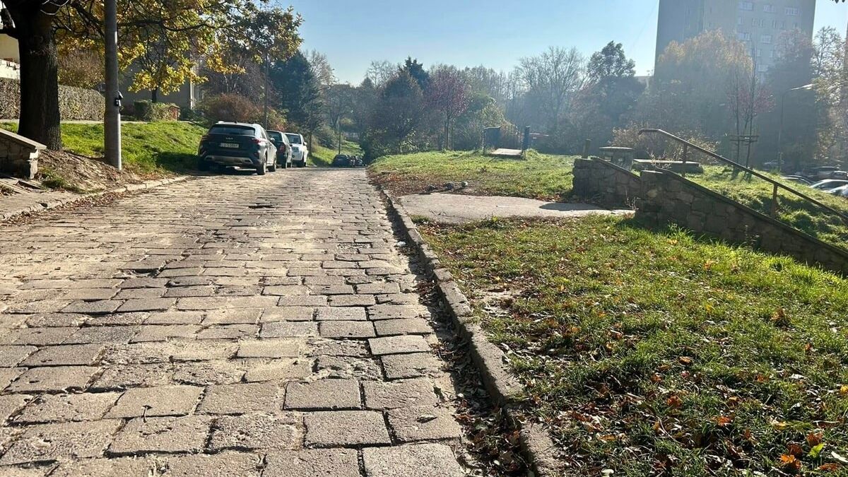Ulica Krzemieniecka przed remontem