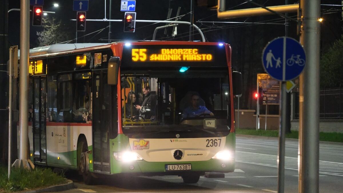 Autobus na linii nr 55