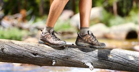 Buty do chodzenia po górach wiosną i latem. Wybieramy najlepsze modele dla mężczyzn!